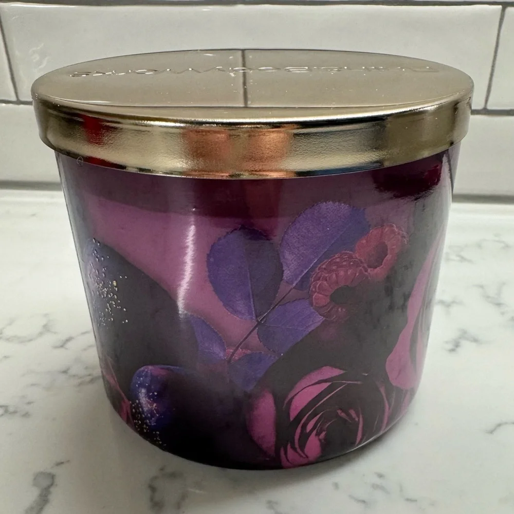 Bath & Body Works Dark Kiss 3 Wick Candle